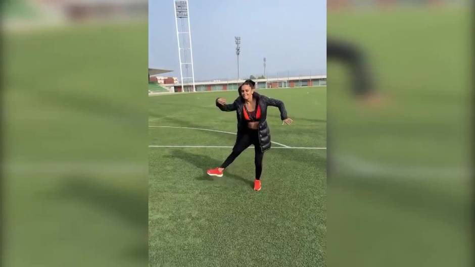 Cristina Pedroche se transforma al pisar un campo de fútbol