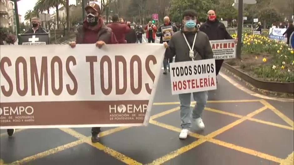 Cientos de hosteleros salen a las calles de Santiago para pedir "ayudas reales"