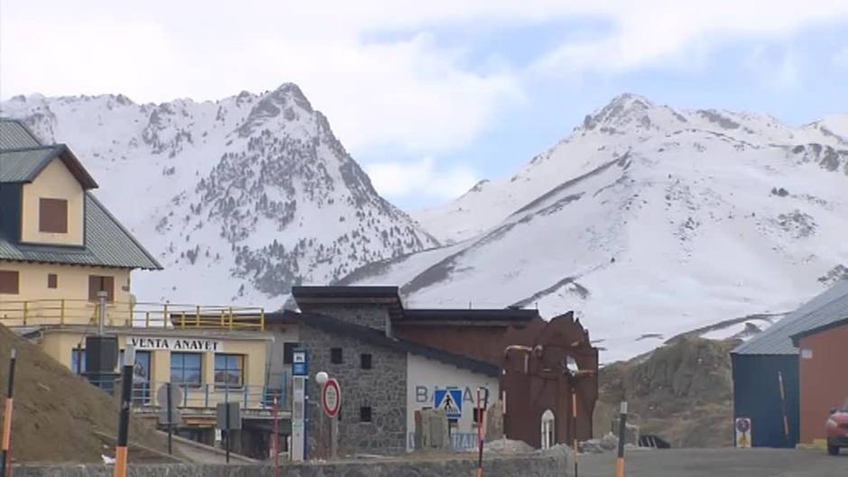 El fin de semana comienza con fuertes nevadas