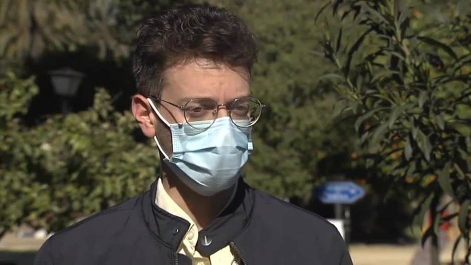 Contenedores de guantes y mascarillas