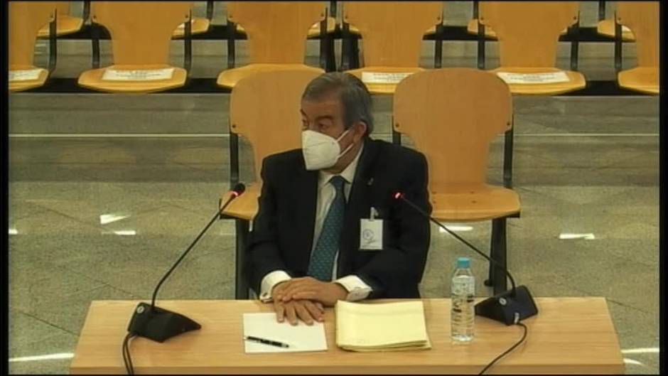 Álvarez Cascos: "No he entregado nunca dinero ni lo he recibido"