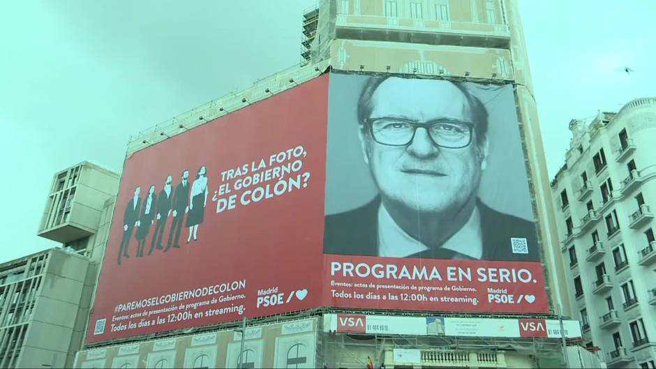 PSOE despliega una lona en Callao pidiendo evitar "el Gobierno de Colón"