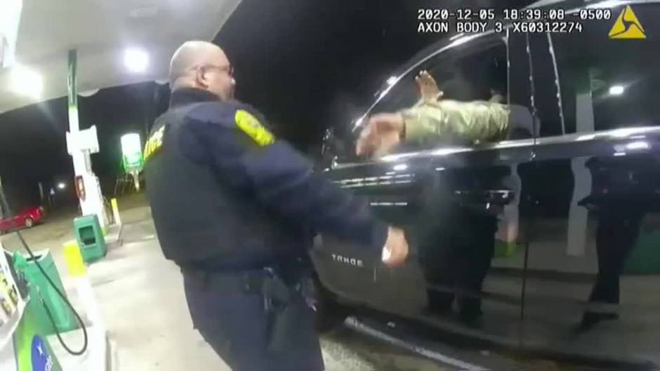 Nuevo caso de brutalidad policial en Virginia, Estados Unidos contra un militar negro