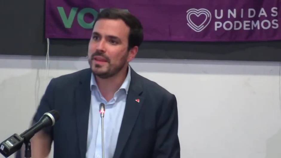 Garzón acusa a Ayuso de ser "cómplice de la extrema derecha"