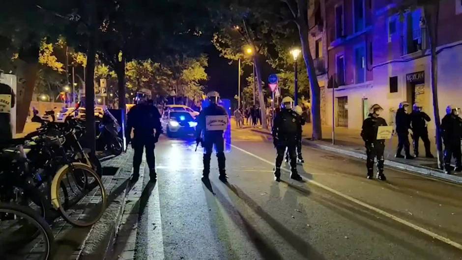 Aglomeraciones en Barcelona la primera madrugada sin toque de queda