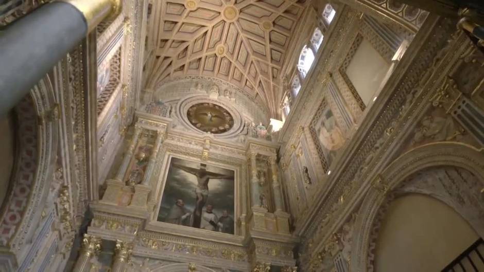 Moreno asiste a la restauración de la Capilla del Espíritu Santo en la Mezquita Catedral de Córdoba