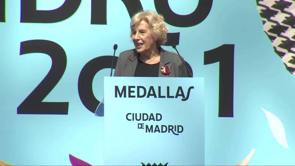 Carmena invoca a recuperar la escucha, "esencia de la democracia"