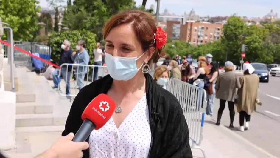 Mónica García reivindica la jornada de 32 horas y la transición ecológica por San Isidro