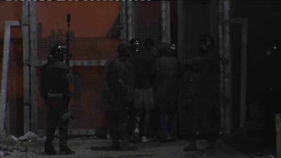 Muchos migrantes regresan voluntariamente a Marruecos acompañados por los militares