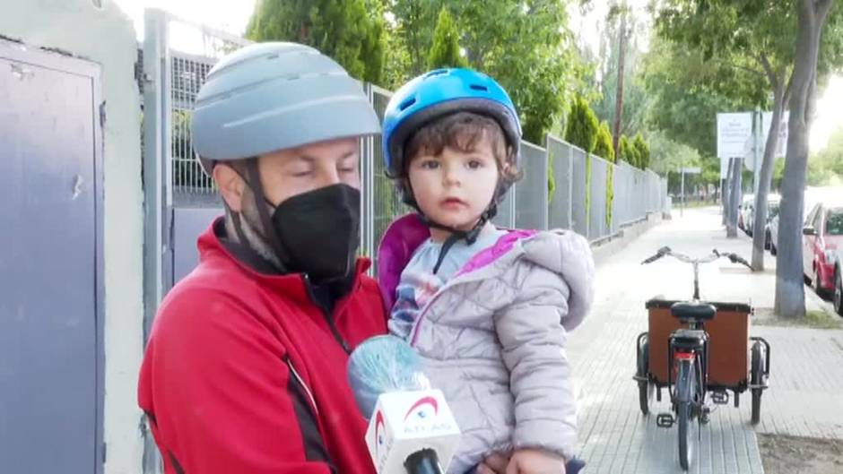 Las bicicletas de carga se ponen de moda en Barcelona como alternativa no contaminante