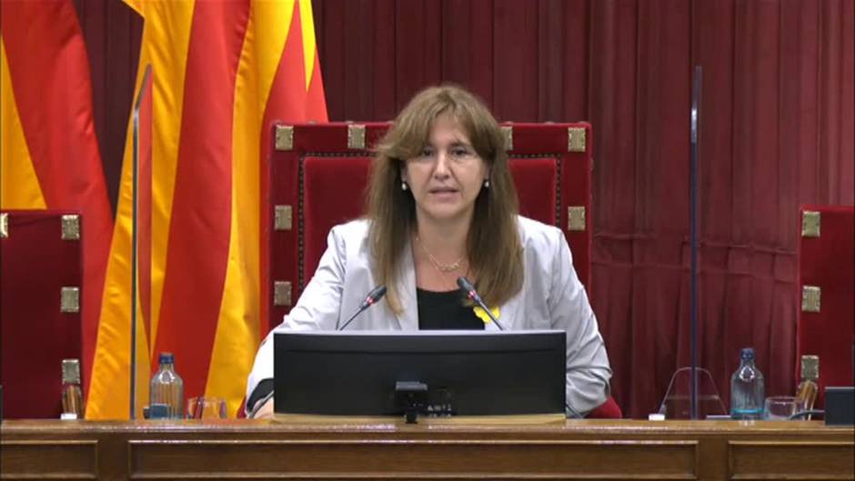 Garriga, diputado de VOX, llega tarde a su turno en el Parlament ¿Problemas con la mascarilla o estaba en el bar?