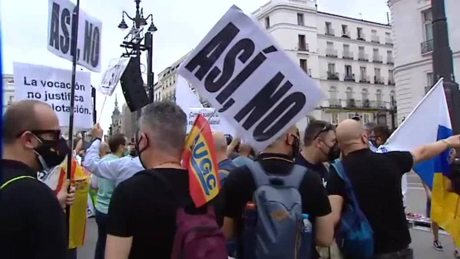 Miles de personas piden en Madrid mejores condiciones para la Guardia Civil