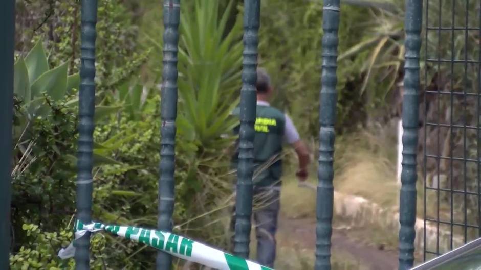 Hallan una botella y una sábana donde buscan a niñas desaparecidas en Tenerife