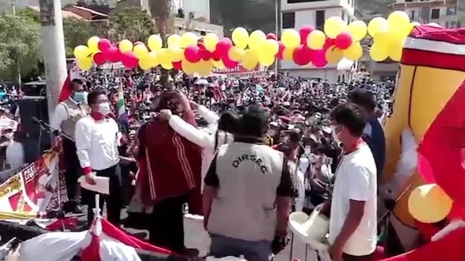 Castillo desbanca a Fujimori en Perú con el 94% escrutado