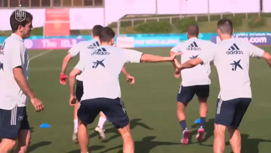 La selección sigue esperando a Busquets