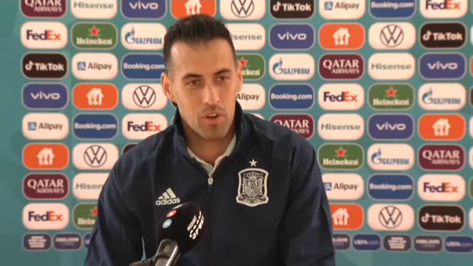 Busquets a Van der Vaart: "No entiendo muy bien como siendo exjugador por un minuto de gloria o habla así. Me parece lamentable"