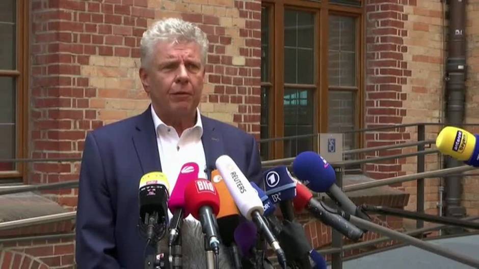 El alcalde de Munich cuelga banderas arco iris ante la negativa de la UEFA de iluminar el Allianz Arena