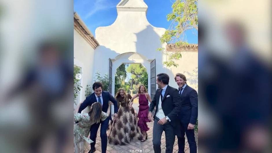 Tamara Falcó e Íñigo Onieva, diversión y amor en la boda de unos amigos