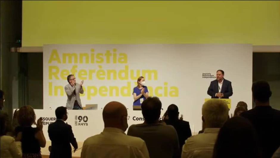 Minuto de ovación a Junqueras en su primer Consell Nacional de ERC tras ser indultado