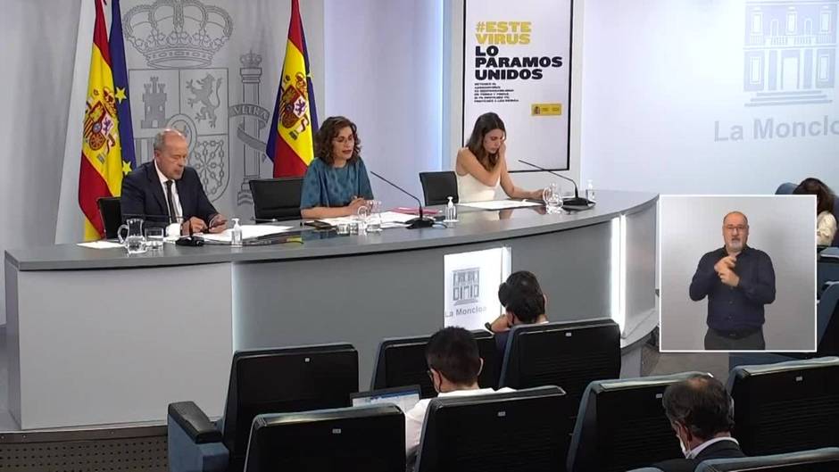 Montero liga "el momento y forma" de subida del SMI a la garantía del empleo