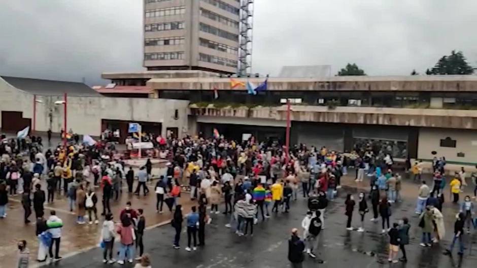 Decenas de personas se concentran en Vigo por el asesinato de Samuel