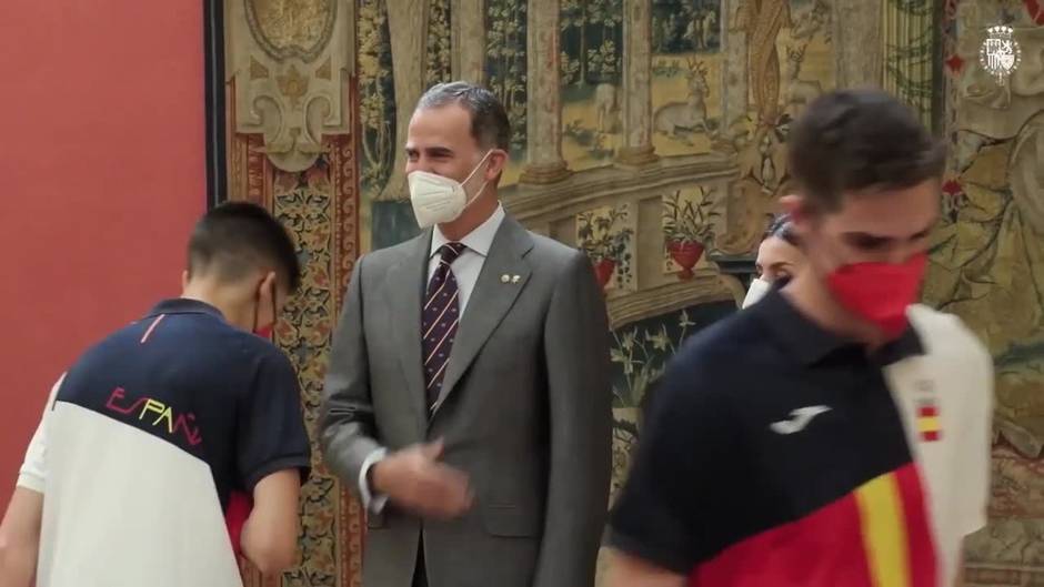 Los Reyes y Pedro Sánchez despiden a los deportistas olímpicos