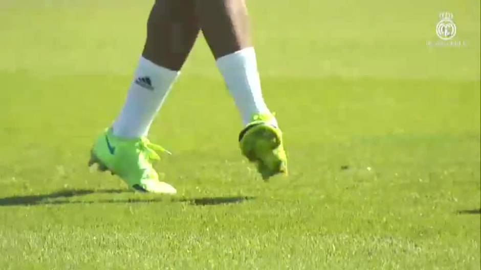 Sesión física del Real Madrid con Mariano y Rodrygo en el grupo