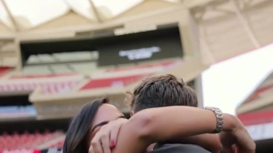 Marcos Llorente pide matrimonio a su novia Paddy