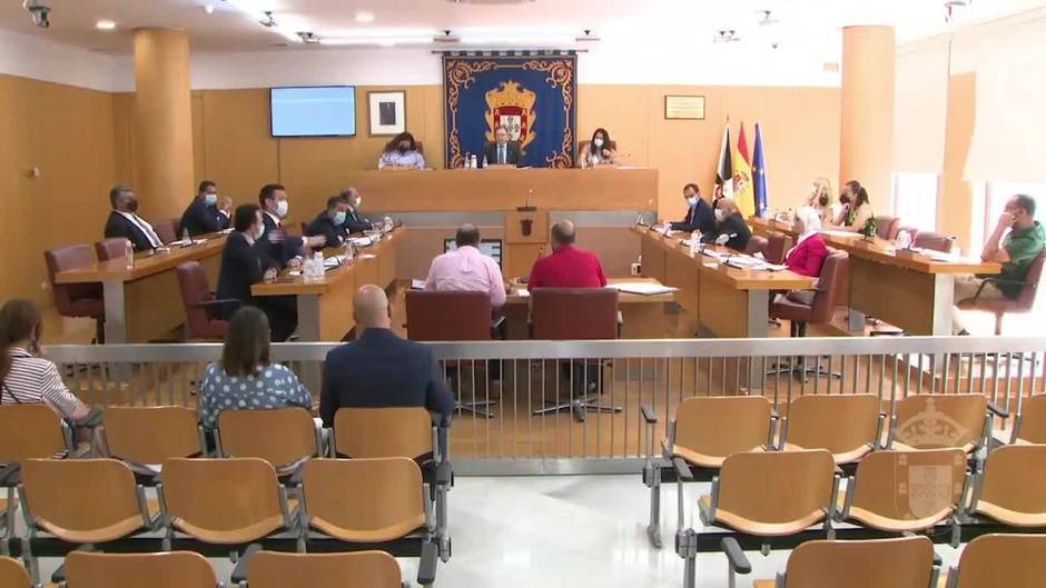 La Asamblea de Ceuta declara persona non grata a Santiago Abascal