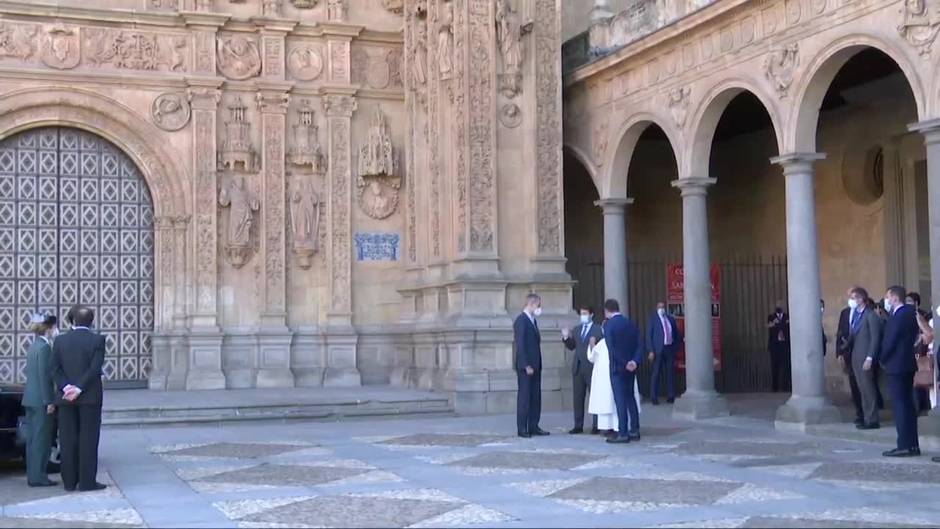 El Rey y Sánchez llegan a la XXIV Conferencia de Presidentes