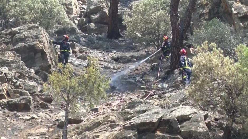 Estabilizado aunque no extinguido el incendio en el pantano de San Juan