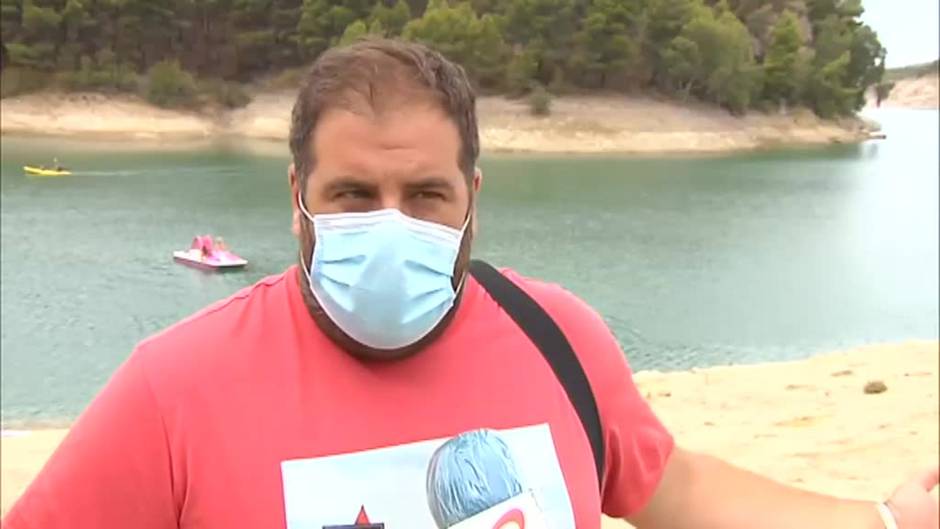 Rescatado tras saltar desde las rocas en el pantano de El Chorro (Málaga)