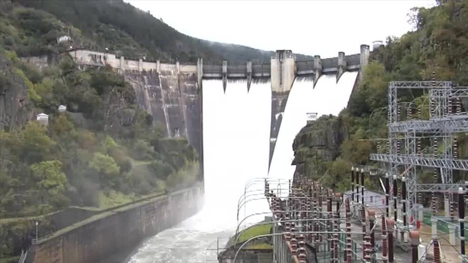 La vicepresidenta Ribera propone crear una empresa pública de electricidad