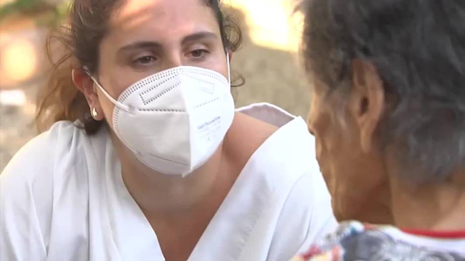 Los trabajadores sin vacunar de las residencias de Andalucía disparan los contagios