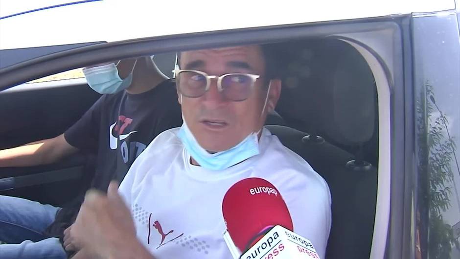 Una madre que ha acompañado a su hija a vacunarse: "Nos ha venido muy bien"