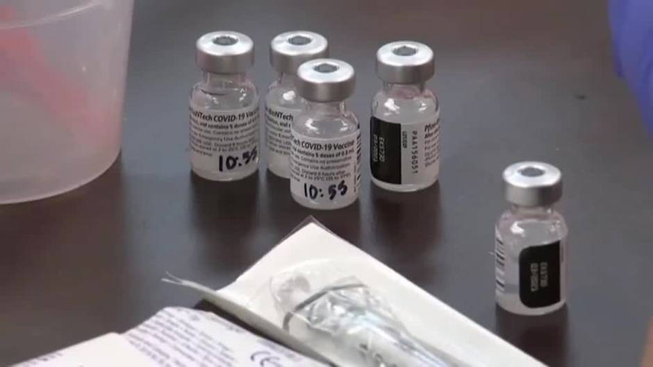 Los expertos recomiendan una tercera dosis solo para mayores y personas con inmunodeficiencias