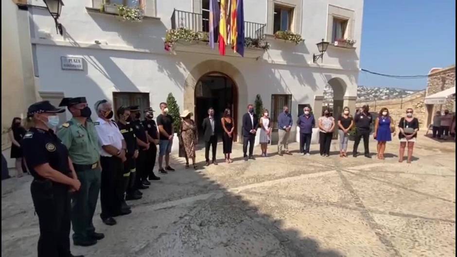 Minuto de silencio en Peñíscola por los fallecidos en el derrumbe