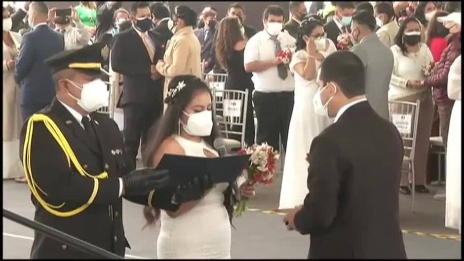 Boda masiva de 200 parejas en Perú