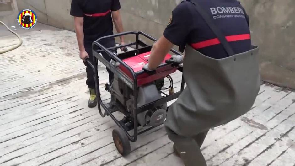 Intervención de bomberos tras fuertes lluvias en el Puerto de Sagunto