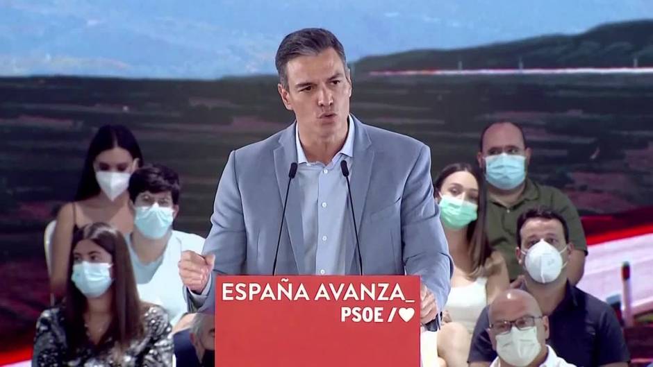 Sánchez presume de que España avanza cuando gobierna el PSOE