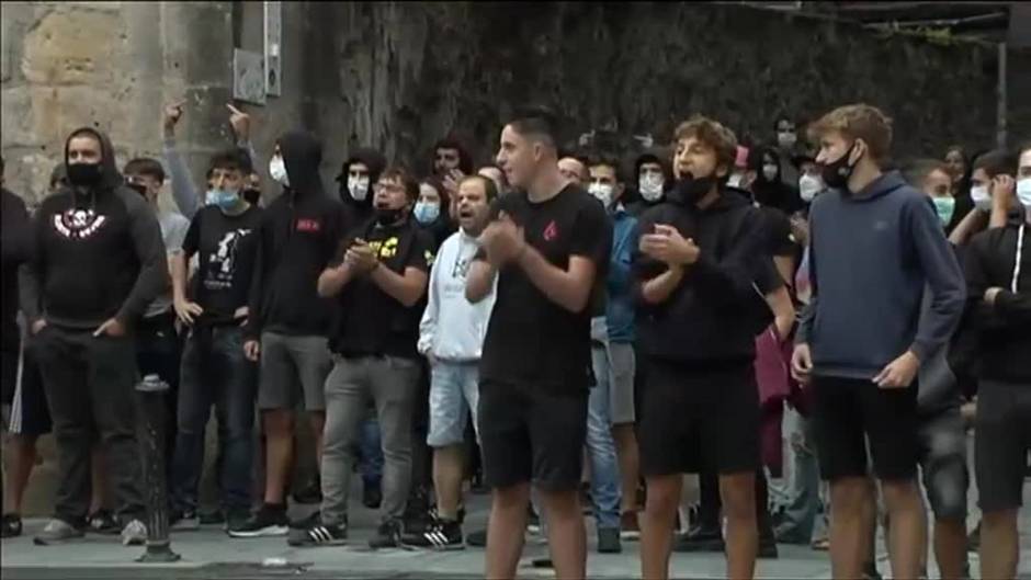 Incidentes en Mondragón durante un acto de Voces contra el Terrorismo y Vox