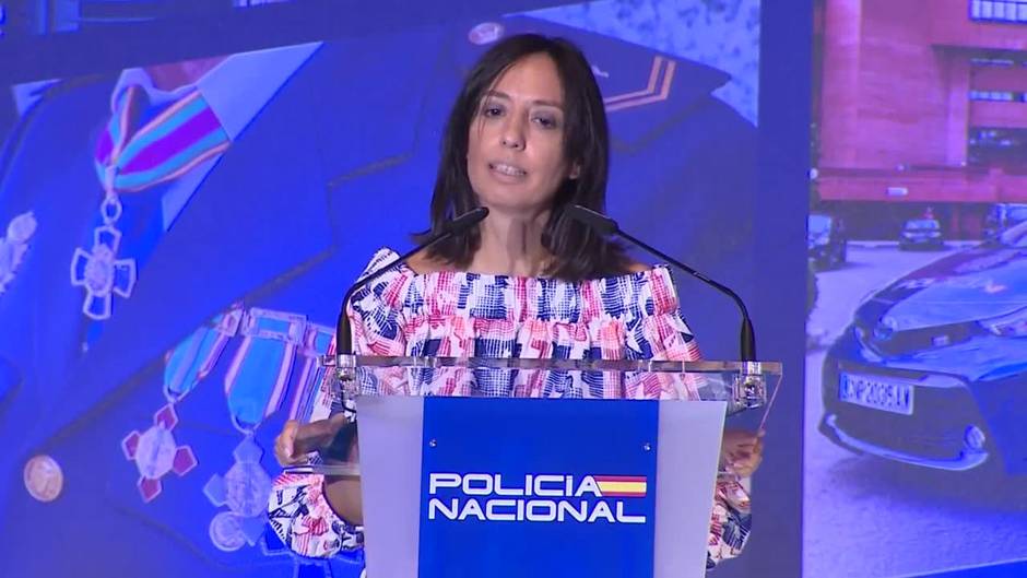 Mercedes González alaba la labor y el compromiso de la Policía Nacional
