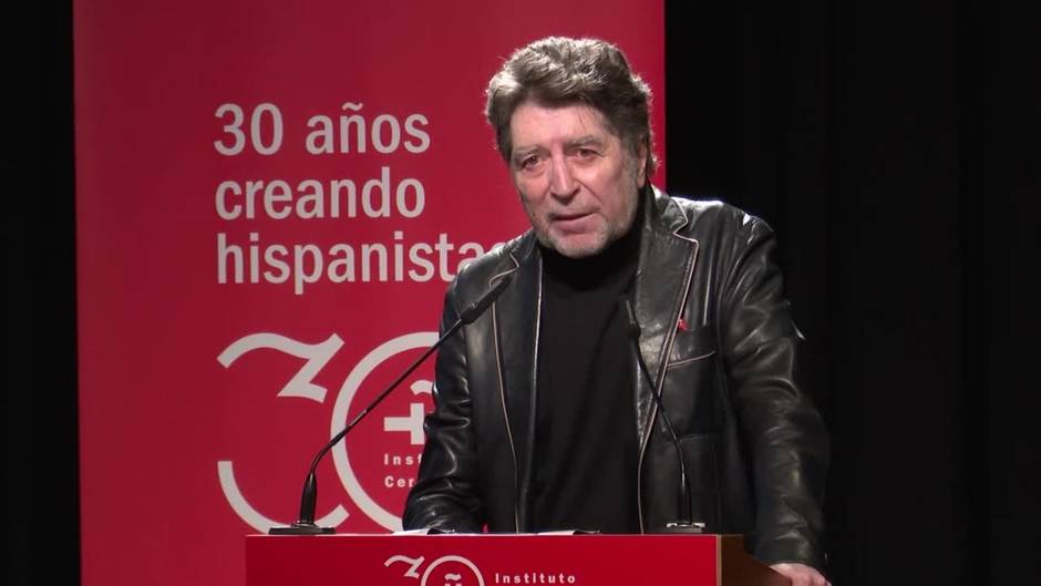 Joaquín Sabina asegura que "nuestra mayor riqueza es el idioma"