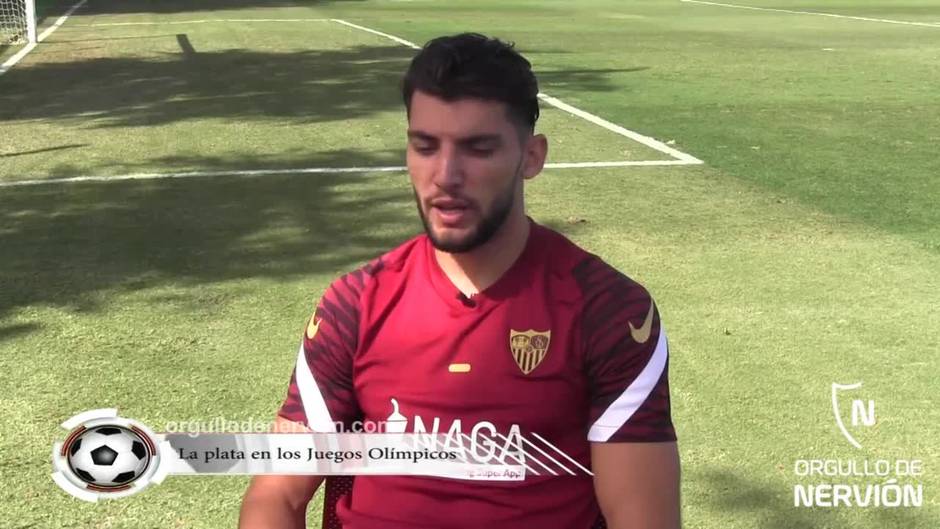 Rafa Mir explica que está centrado en el Sevilla FC cuando le preguntan por la selección española