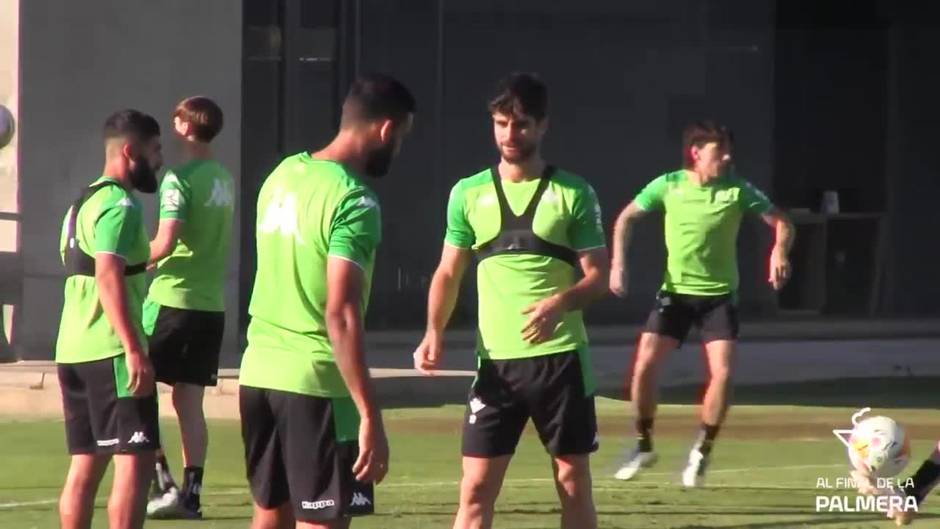 Guardado y William Carvalho se entrenan con el grupo