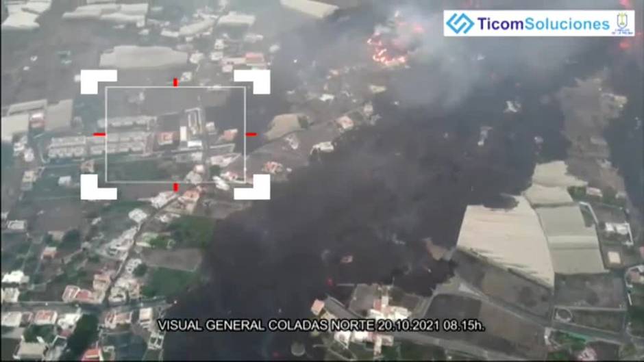 La colada se adentra en el barrio de La Laguna