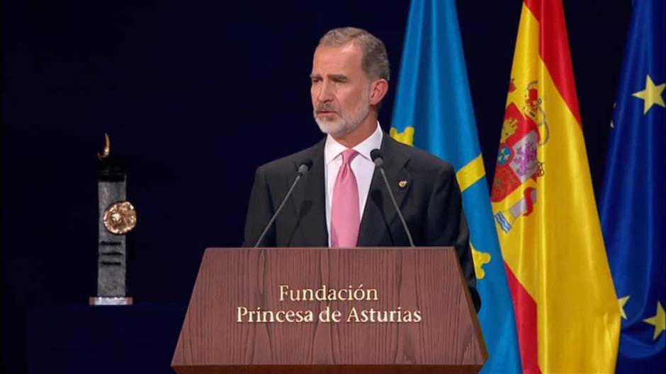 Felipe VI" La lealtad a nuestro país es un pilar básico de una sociedad capa de sopreponerse"