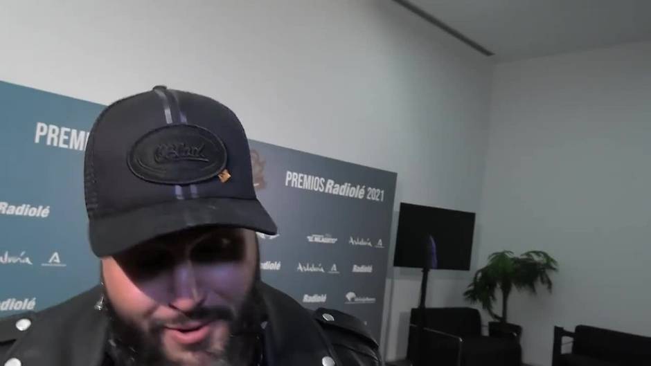 Kiko Rivera recibe su primer Premio de manos de Radiolé