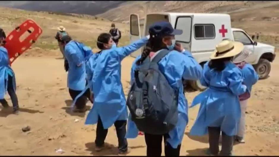 Manifestantes incendian una explotación minera de oro en el sur de Perú