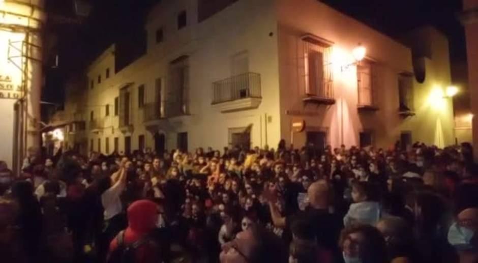 Maléfica embruja a El Puerto durante la noche más terrorífica del año